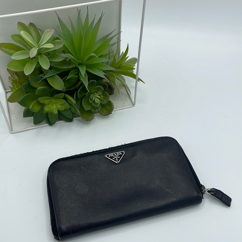 PRADA ZIP WALLET